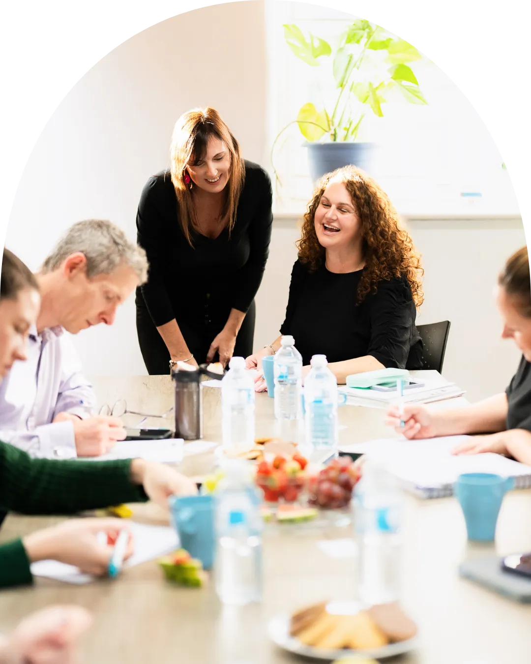 Lisa Tennant teaching how to build lead magnet funnels