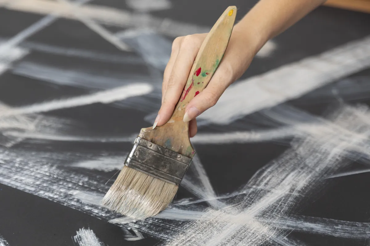 Pinturas decorativas con efectos metalizados y texturas