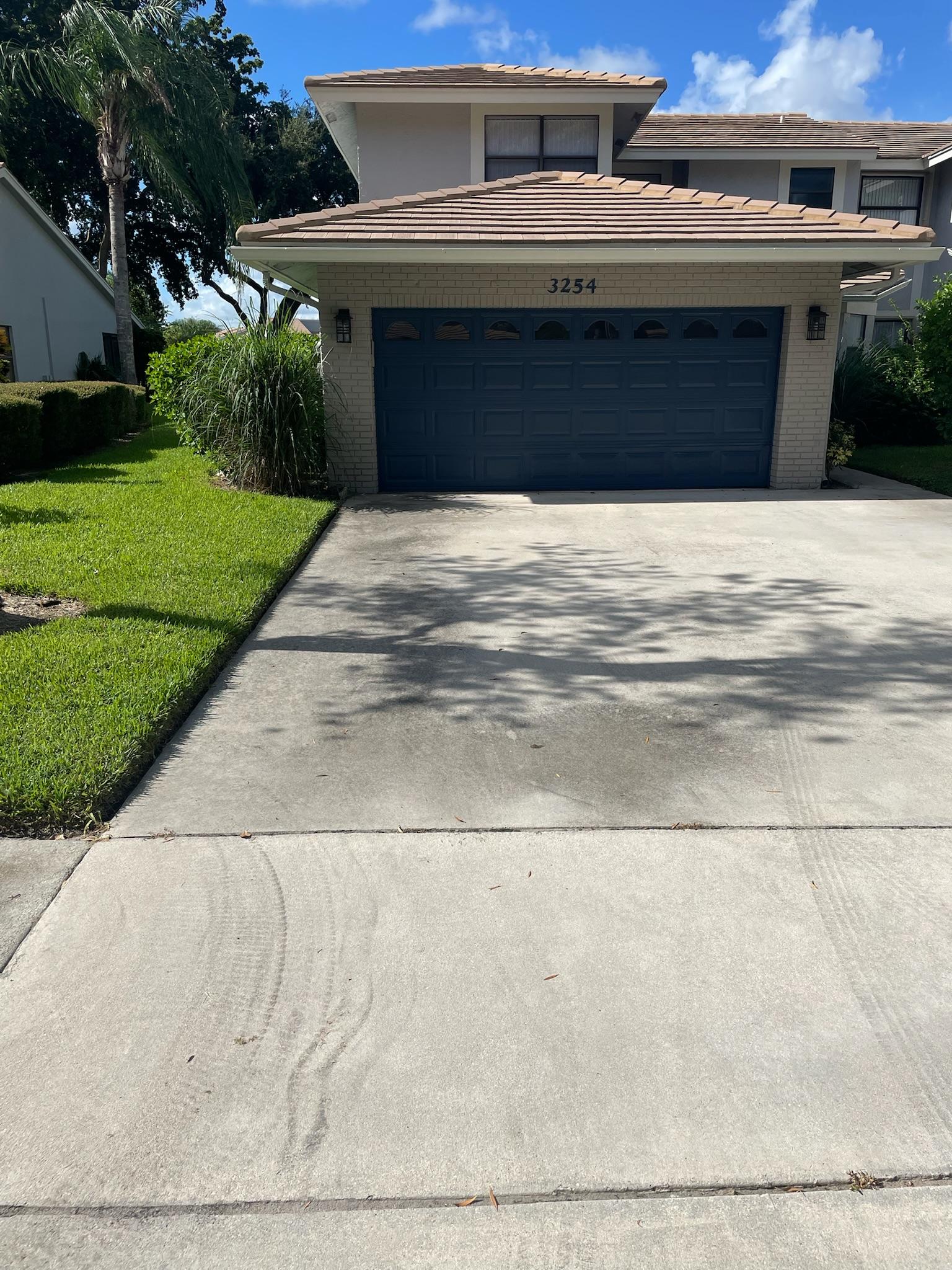 Delray Beach Driveway & Sidewalk Cleaning