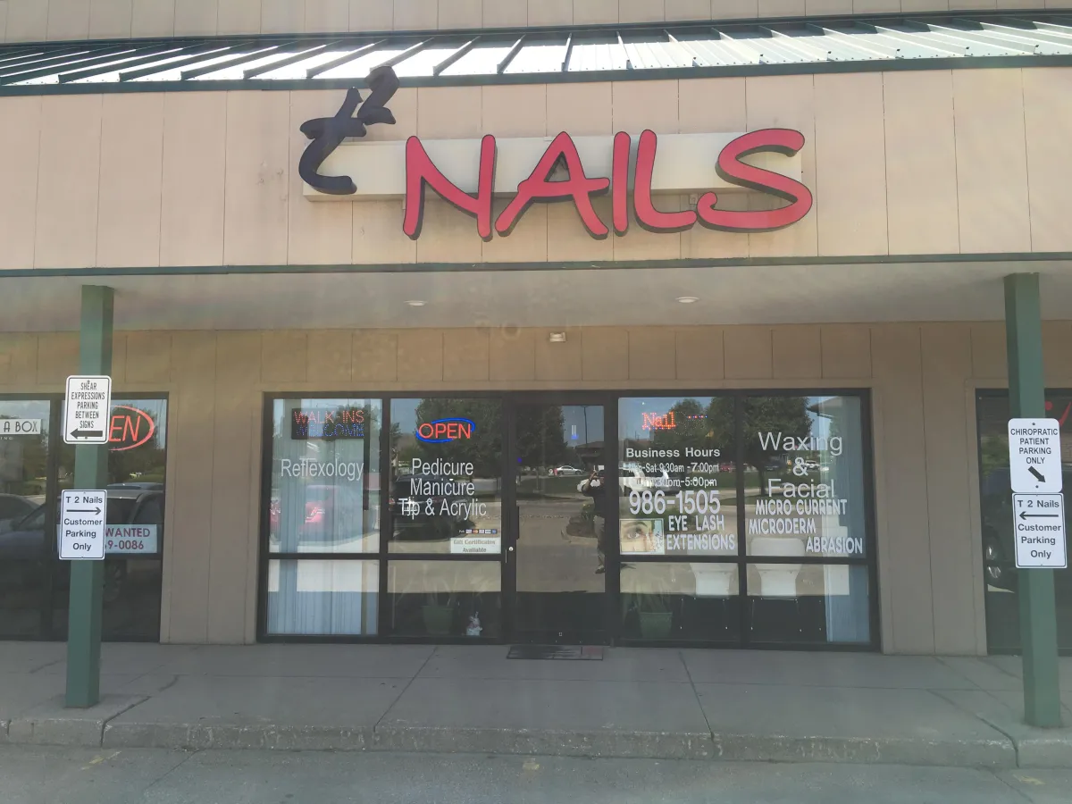 T2 Nails Logo