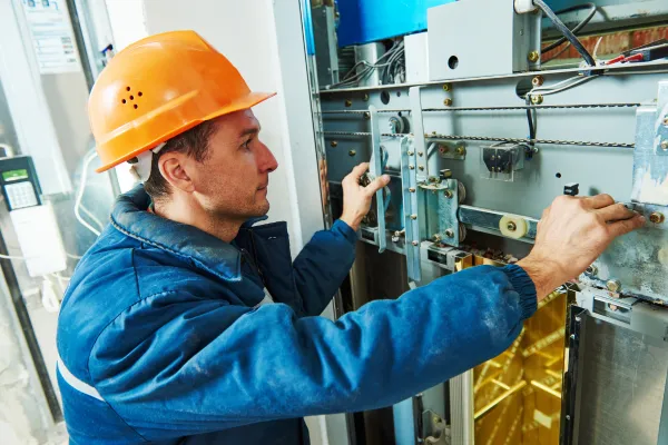 Maestría en seguridad industrial: tres caminos a elegir