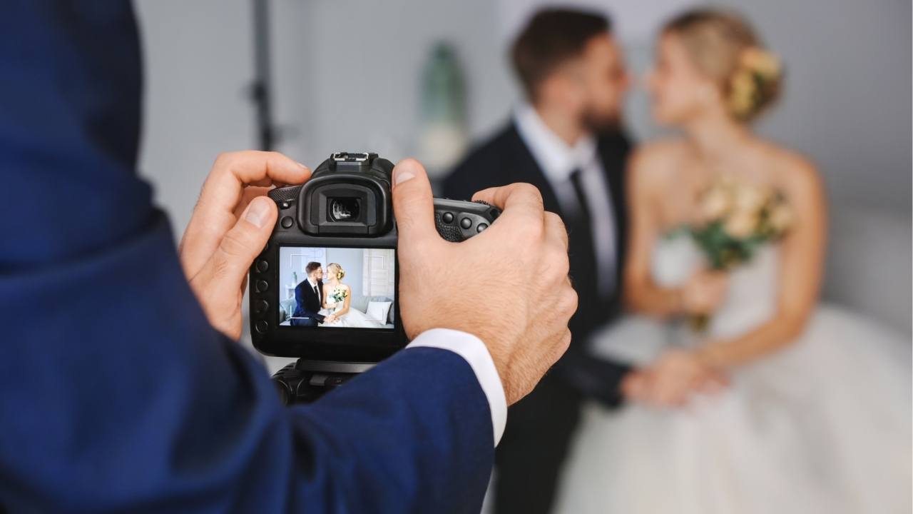 choosing wedding photographer