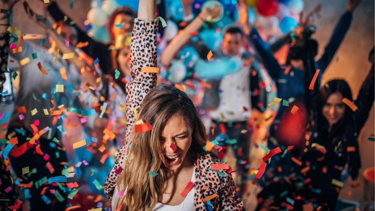 360 Photo Booth vs Traditional Booth: Which Is Better?