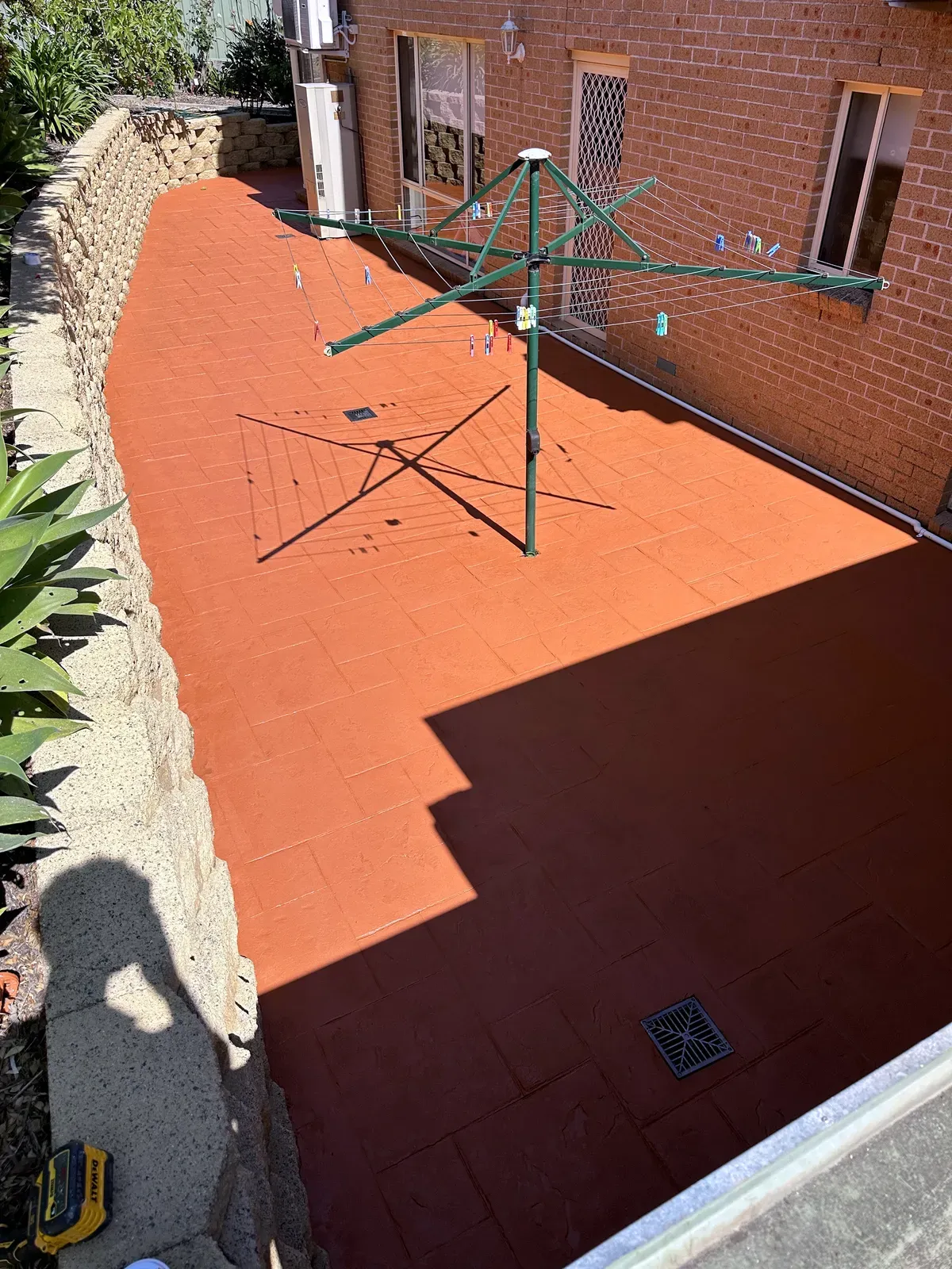 Side path colour sealed