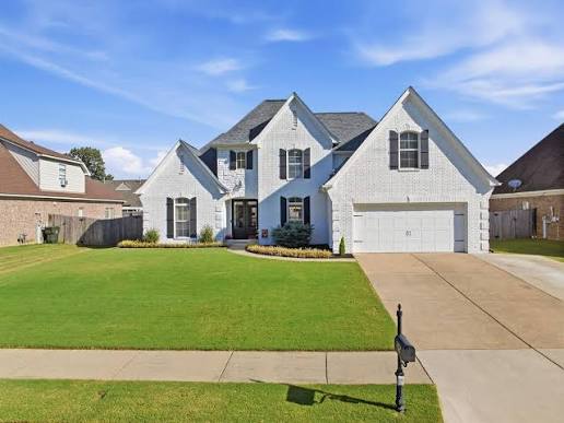 Freehold Concrete builds and installs driveways