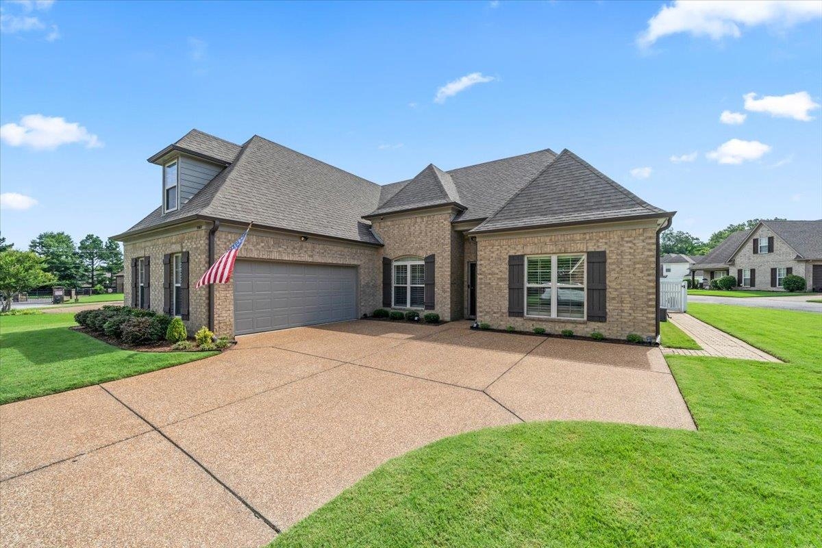 Bartlett Concrete builds and installs driveways