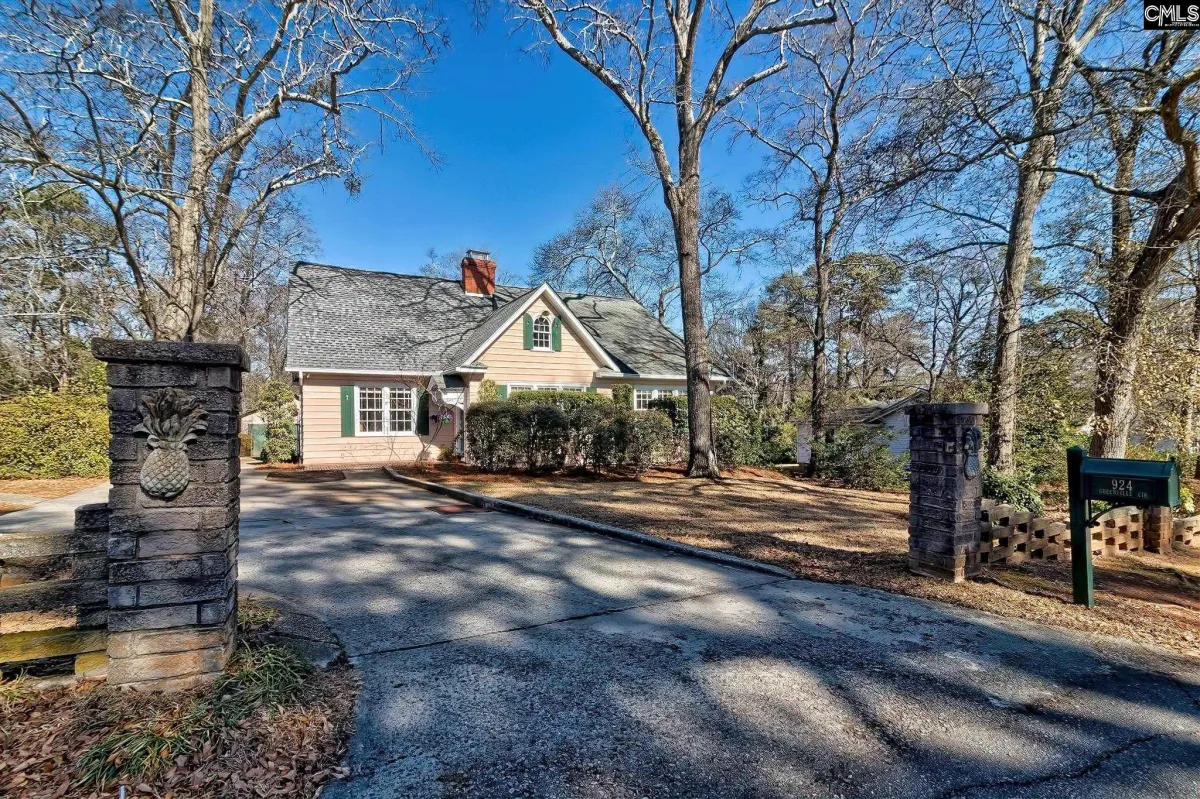 Conway Concrete builds and installs driveway