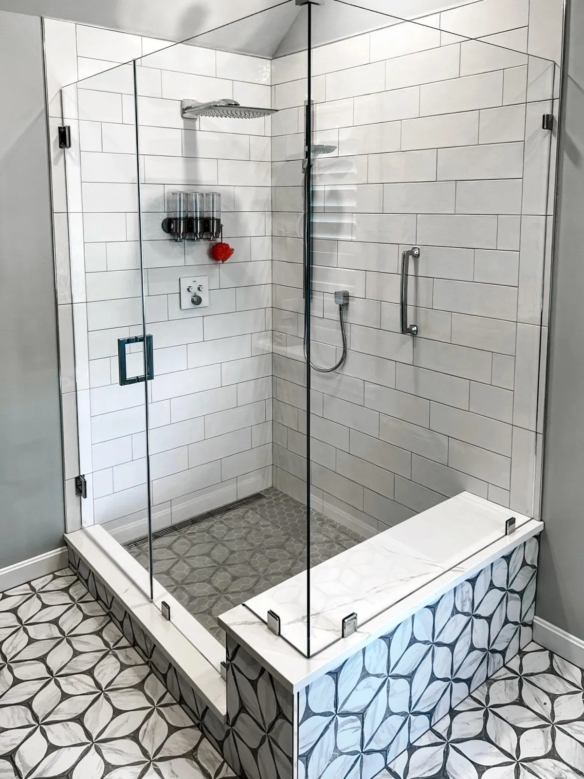 Steam Shower With Operable Transom Glass