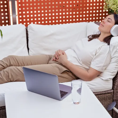 Client experiencing a Mind Magick online hypnotherapy session with Carrie Druce