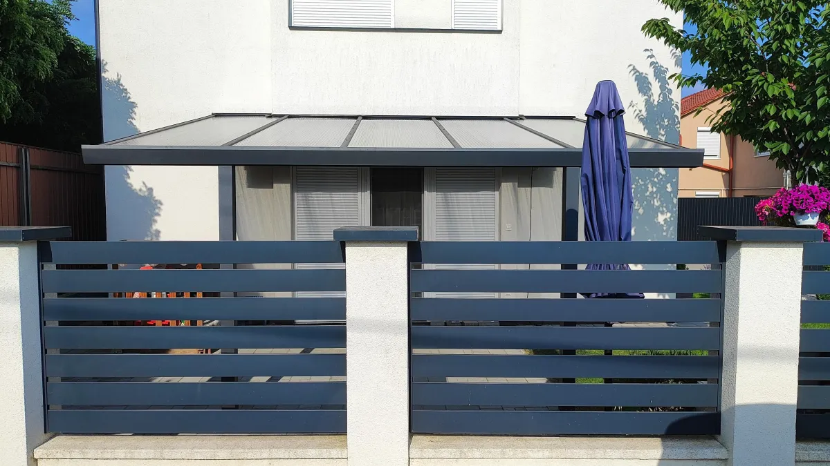 Alumínium-polikarbonát terasztető, Debrecen