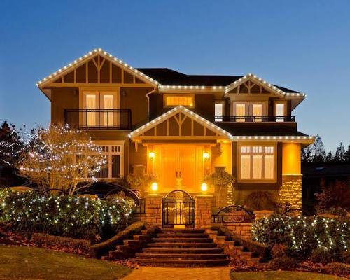 Holiday Lighting in Huntington Beach