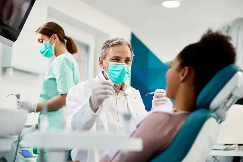 Dentista familiar en Doral FL — Doral Family Dental equipo bilingüe