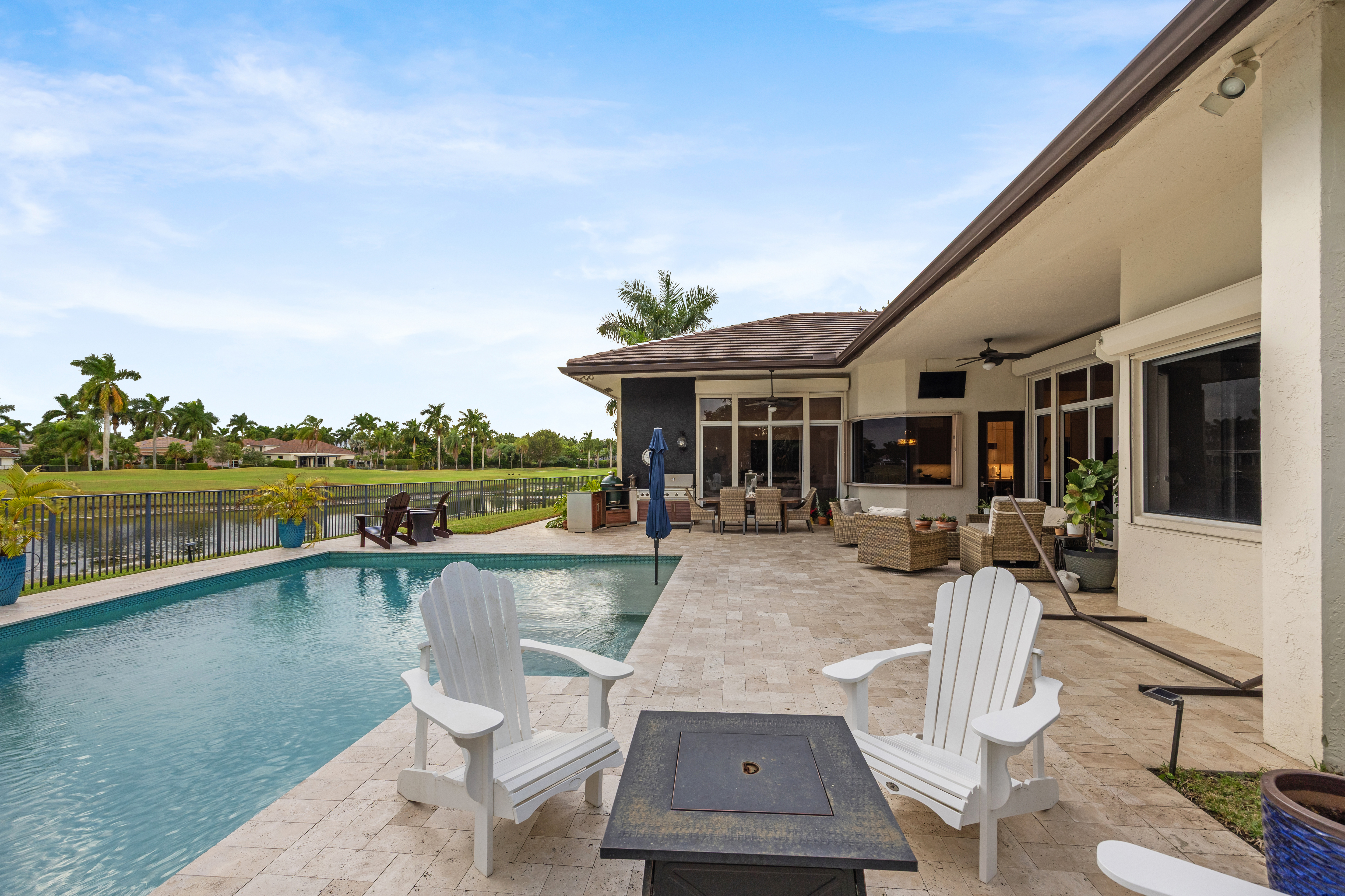 Interior preview of the living area at 2589 Mayfair
