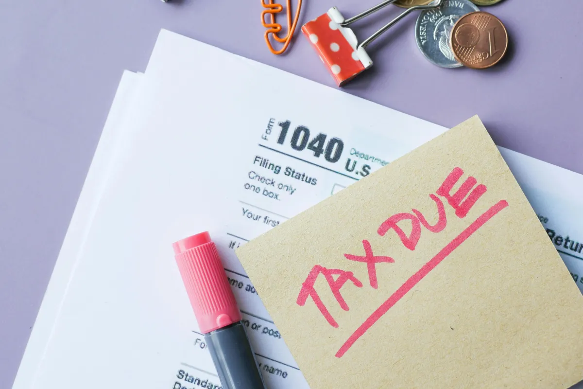 silver round coins and banknotes