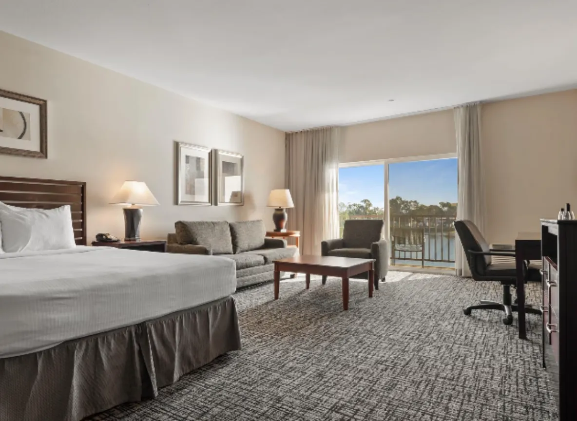 Best Western Plus Bayside Hotel Room