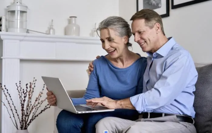 Canadian seniors reviewing retirement income and reverse mortgage options