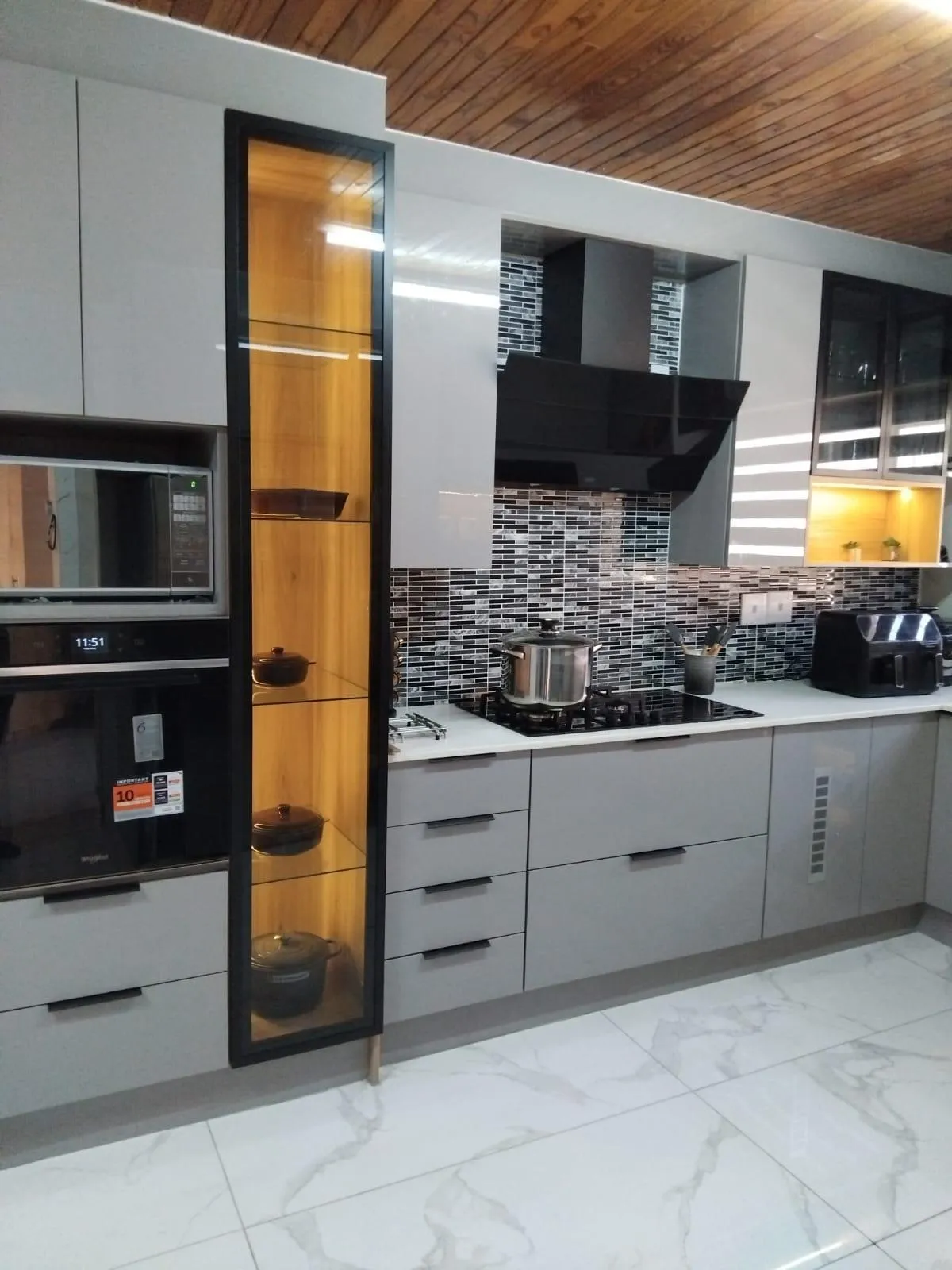 Custom Kitchen Units