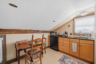 Percy's Room Suite - Attached Coffee Space