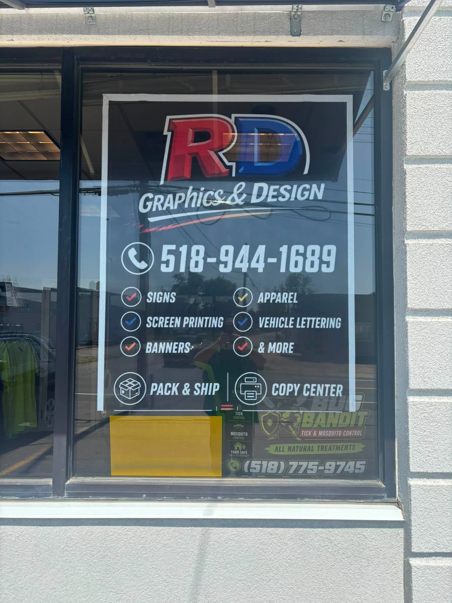RD Graphics & Design Store Sign