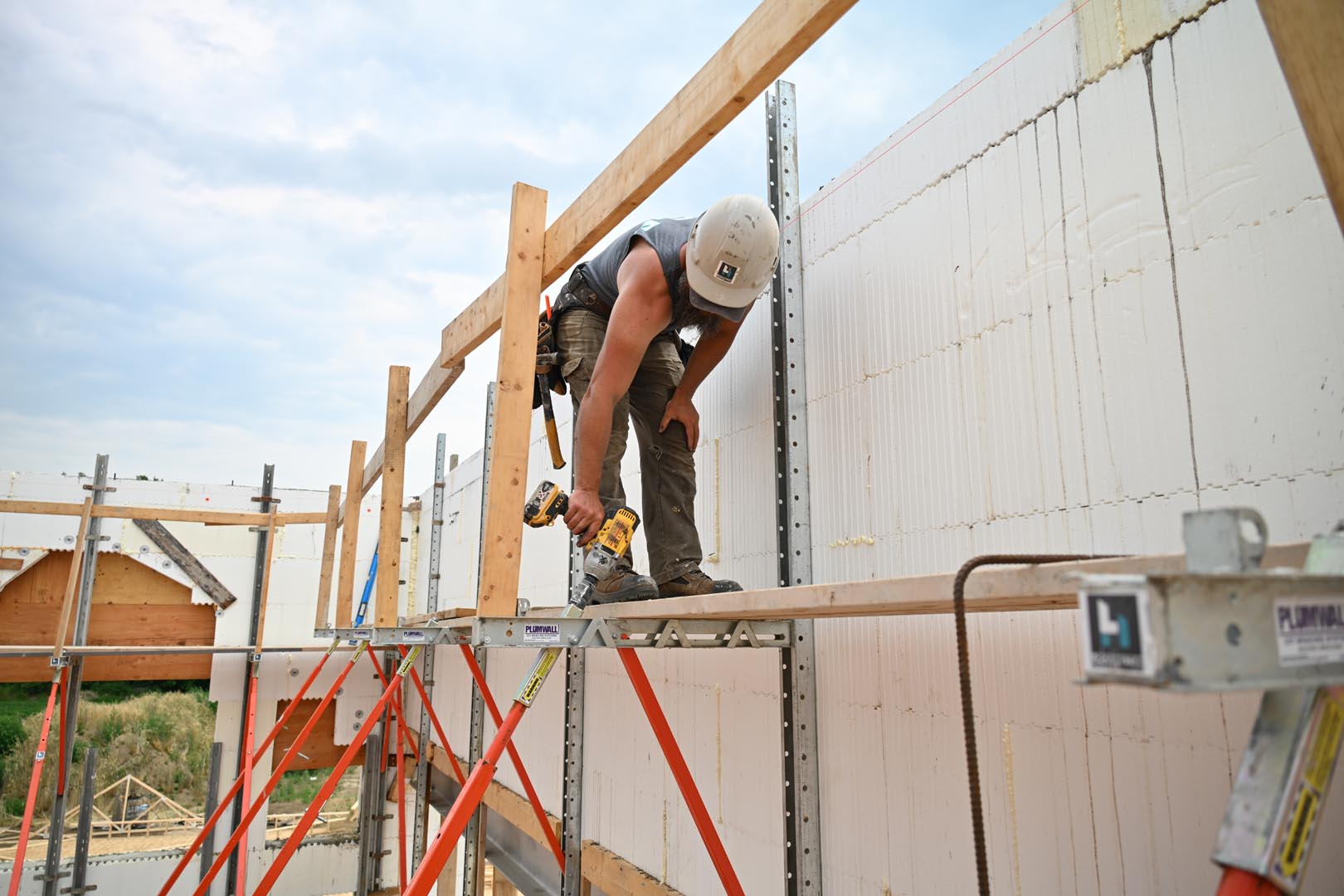 Residential ICF wall using Plumwall ICF bracing system