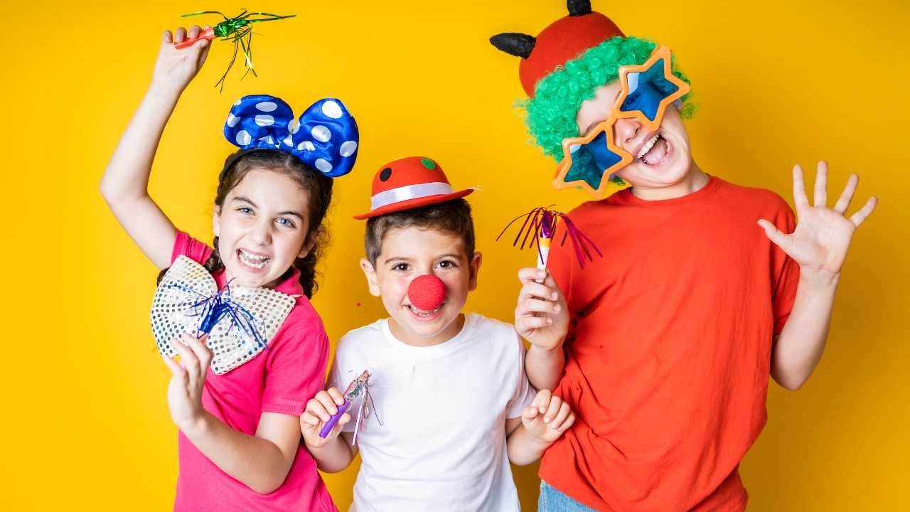 creative photo booth props