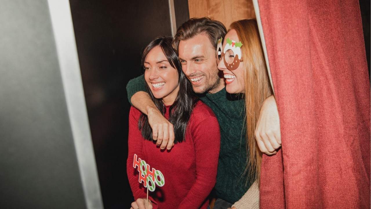 how early to book a photo booth