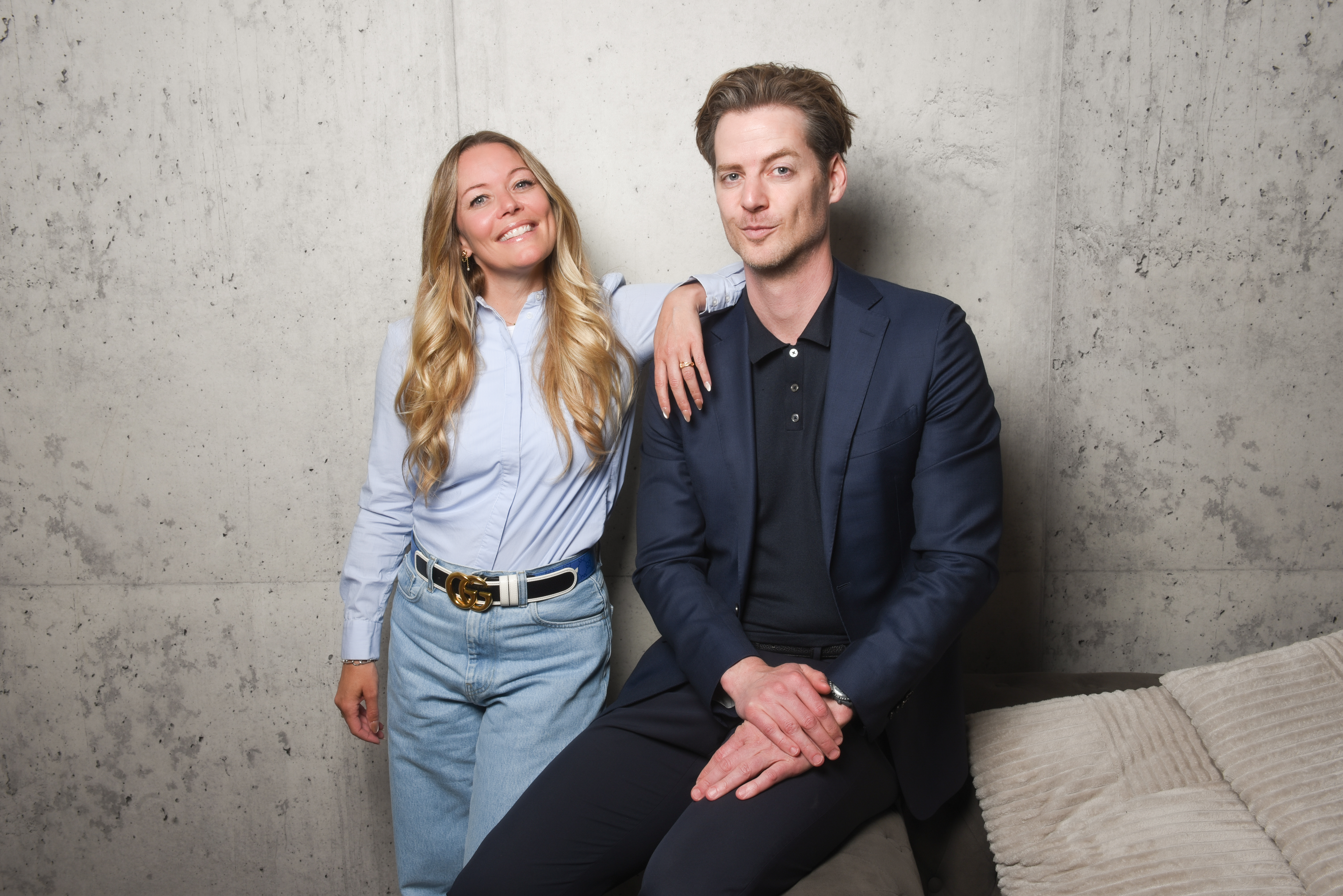 Saskia Hirschberg und Maik Neumann arbeiten gemeinsam an einem Manuskript