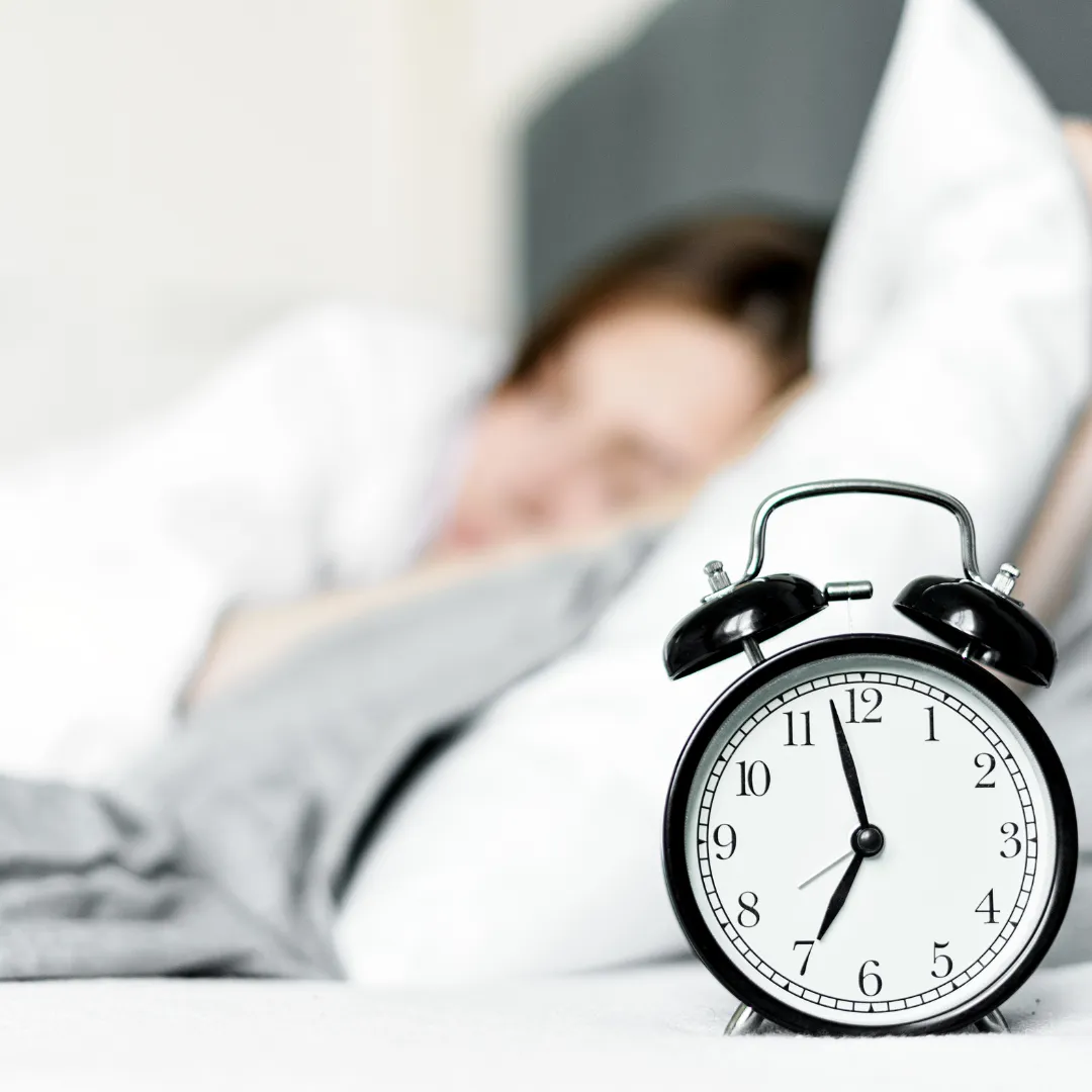 Sueño, Hambre y Metabolismo: por Qué Descansar Mal Puede Dificultar la Pérdida de Grasa