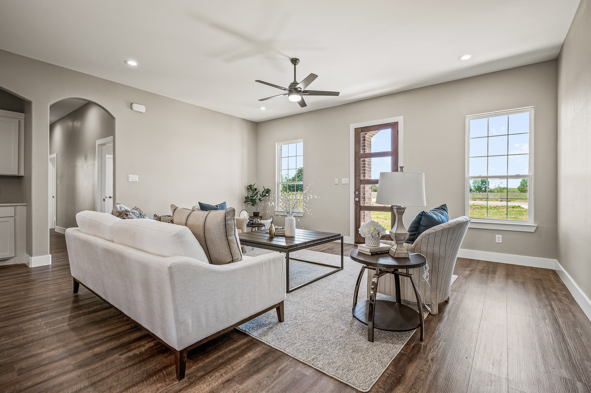 Texas Prime primary suite with balcony overlooking lake