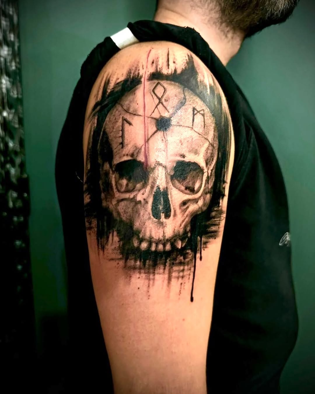 A sign that is on the side of a building