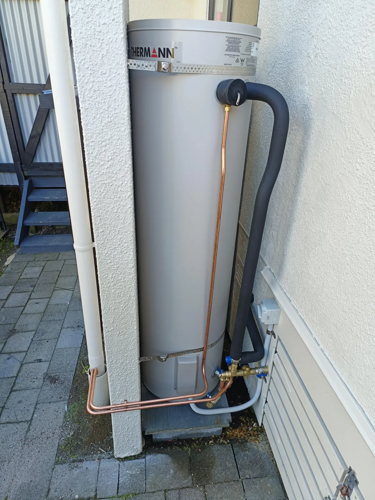 thermann-hot-water-cylinder-install-external