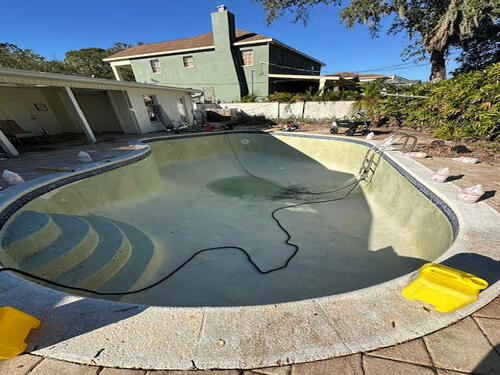 Saltwater Pool Service Tampa, FL