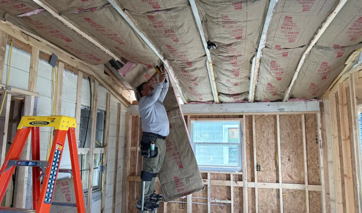 Why Hiring Commercial Insulation Contractors Near You Saves Money on Warehouse Cooling