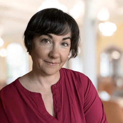 headshot of Jenna Dunn