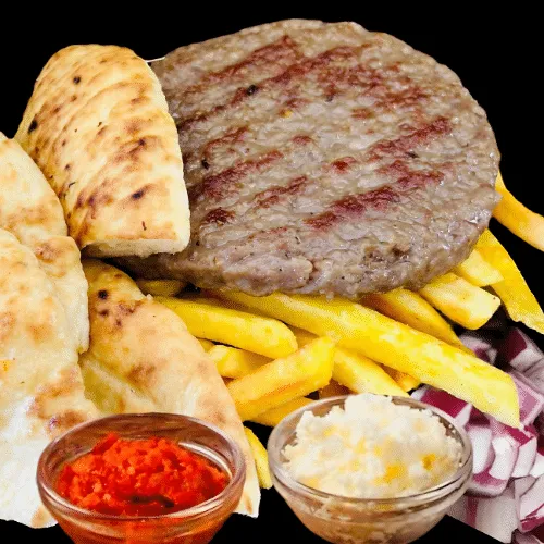 Saftiges Fleisch, frisches Gemüse und knuspriges Brot direkt vom Grill. Die Königsplatte vom "König Cevapcici"!