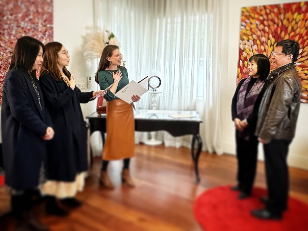 Mazel Tov Moments - Celebrant Buddy  Co-Presenter Ceremony Jewish wedding package: Jewish marriage celebrant copresents a ceremony with the couple's loved one 