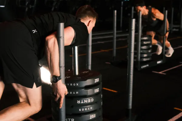 HYROX Trainingsplanung: Base, Build und Peak erklärt