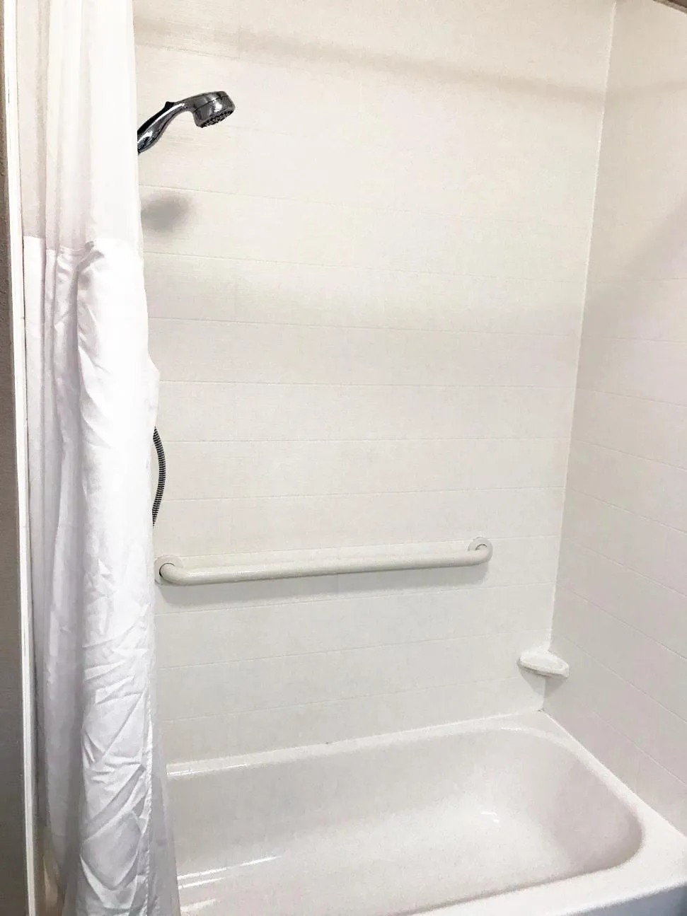 hotel shower and tub refinishing tampa fl