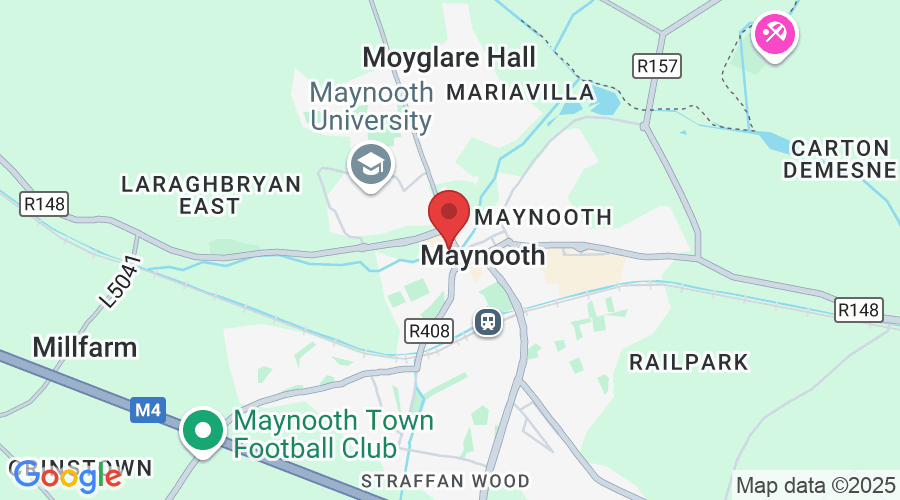 Manor Mills Shopping Centre, 3 Mill St, Maynooth, Co. Kildare, Irland