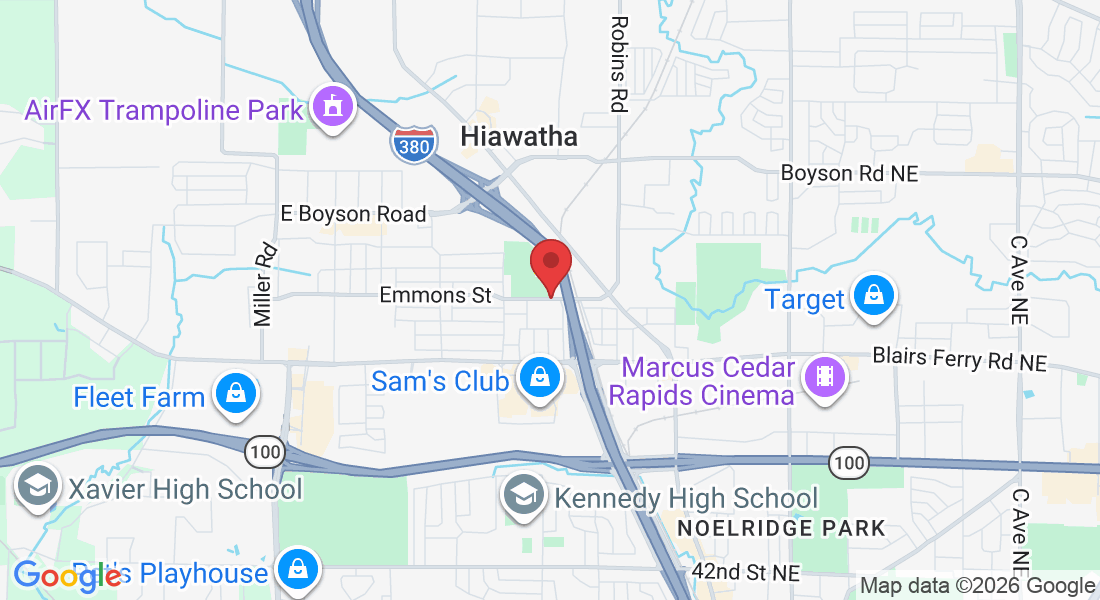 704 Emmons St, Hiawatha, IA 52233, USA
