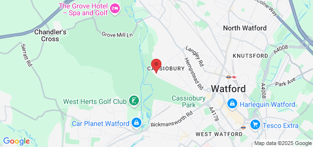 153 Parkside Dr, Watford WD17 3BA, UK