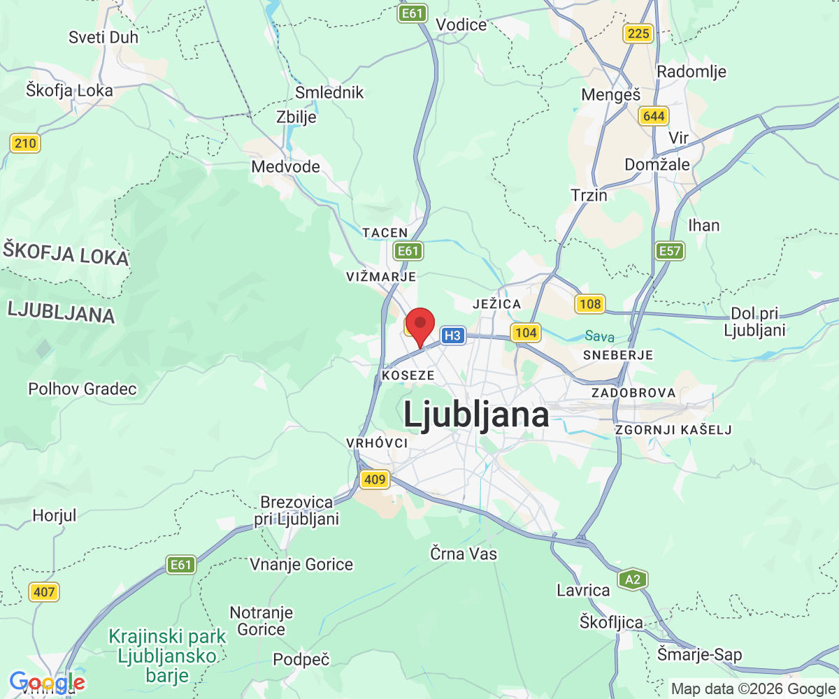 Vhod s ploščadi, Kunaverjeva Ulica 7, 1000 Ljubljana, Slovenia