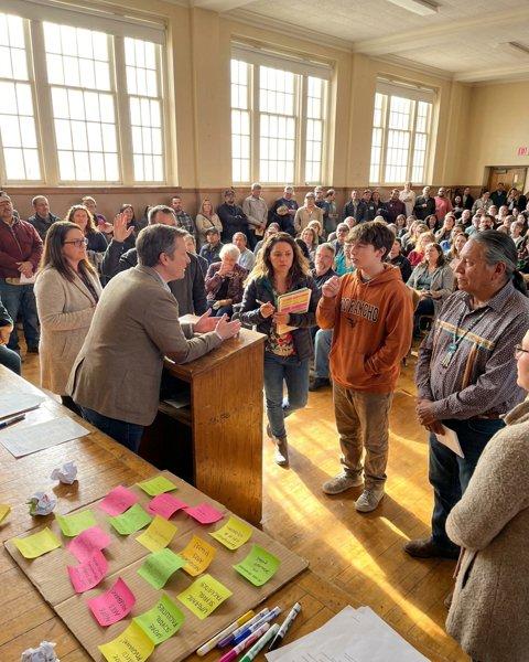 When a superintendent takes the time to truly listen, the whole neighborhood feels the shift. 👂 In Rio Rancho, those superintendent-led listening sessions aren’t just talk, they’re turning family feedback into real changes that matter for both schools and local homeowners.