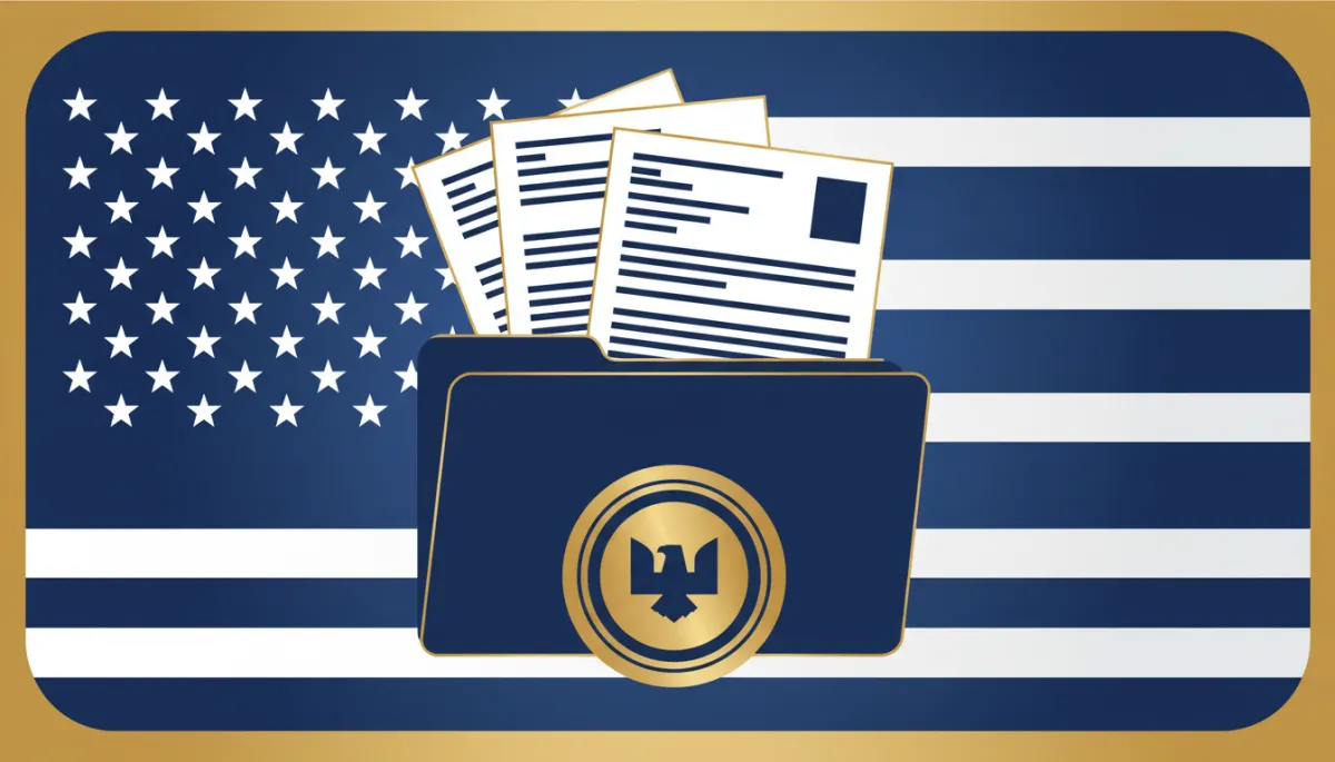 ilustración plana en colores azul marino, dorado y blanco de un conjunto de formularios de inmigración ordenados sobre una carpeta azul, con una bandera de EE.UU. estilizada al fondo y un sello oficial dorado en primer plano, estilo limpio e icónico sin personas
