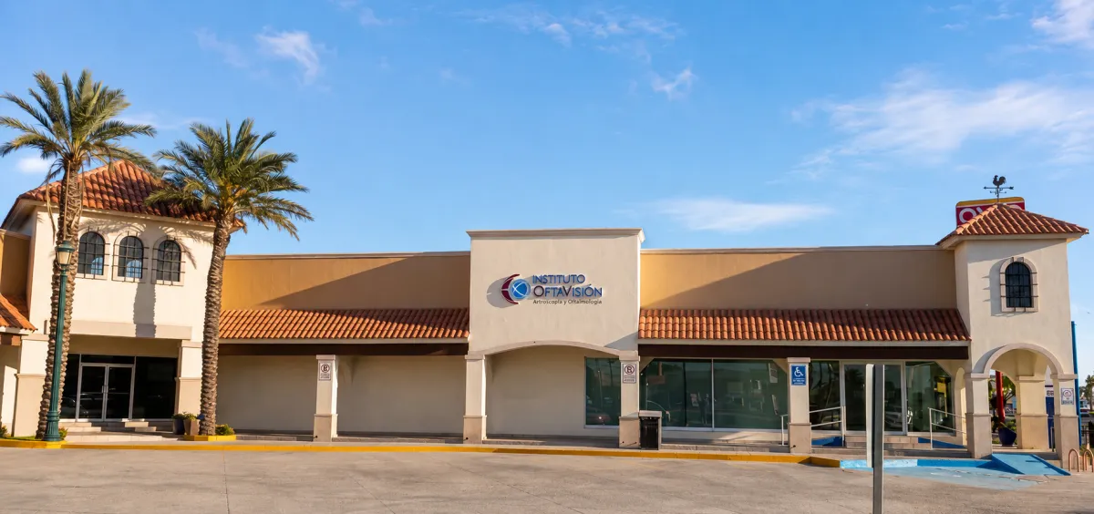 Fachada de la clínica Oftavisión