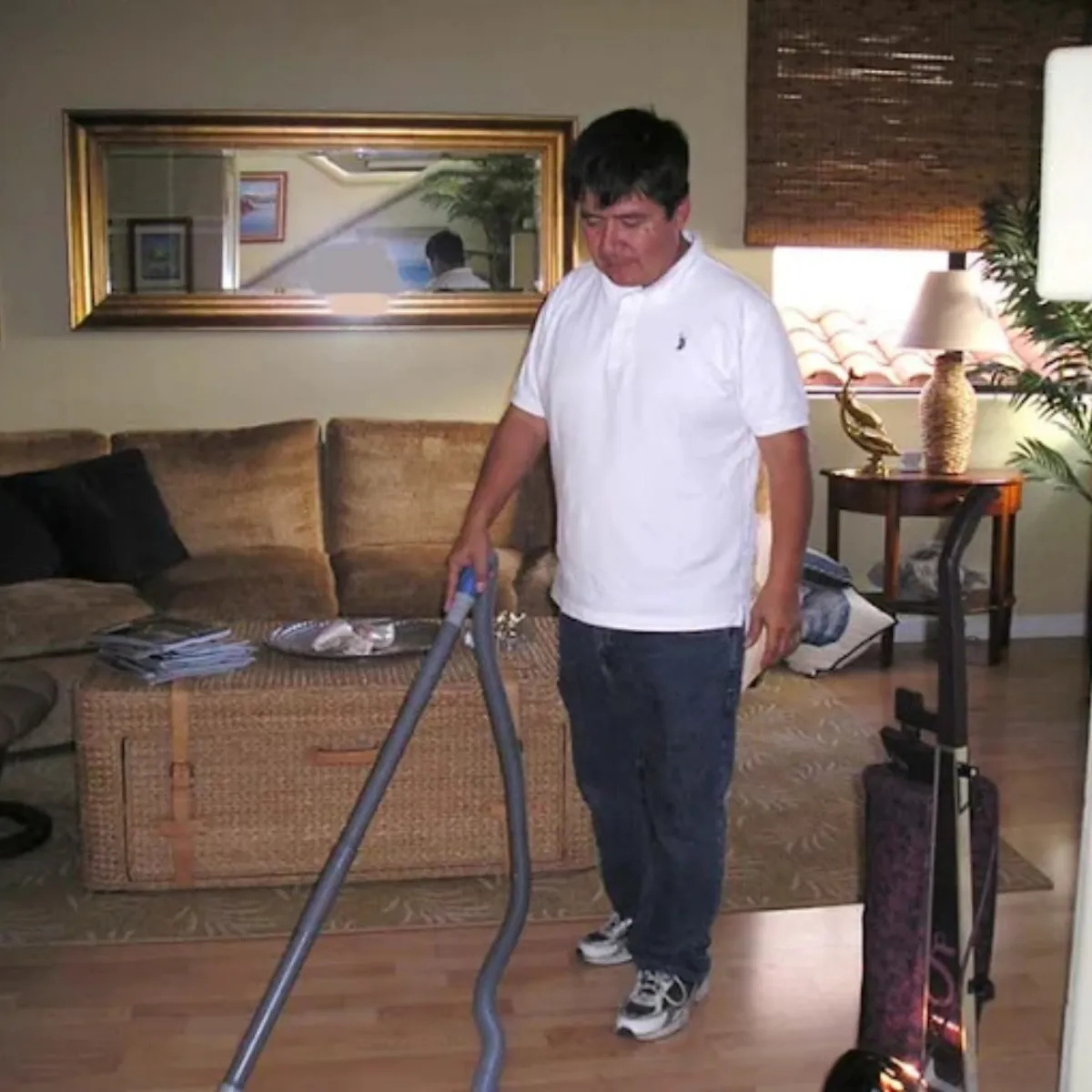 Professional carpet cleaning before-and-after in a Santa Maria home — serving homeowners and commercial/office clients in Santa Barbara County and San Luis Obispo County.