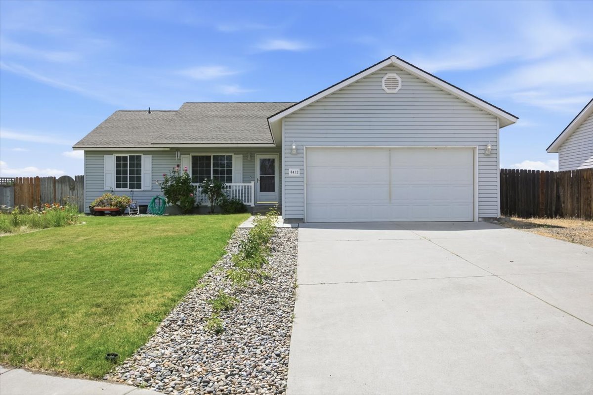 Exterior view of 8412 Holborn Ln, Pasco, WA