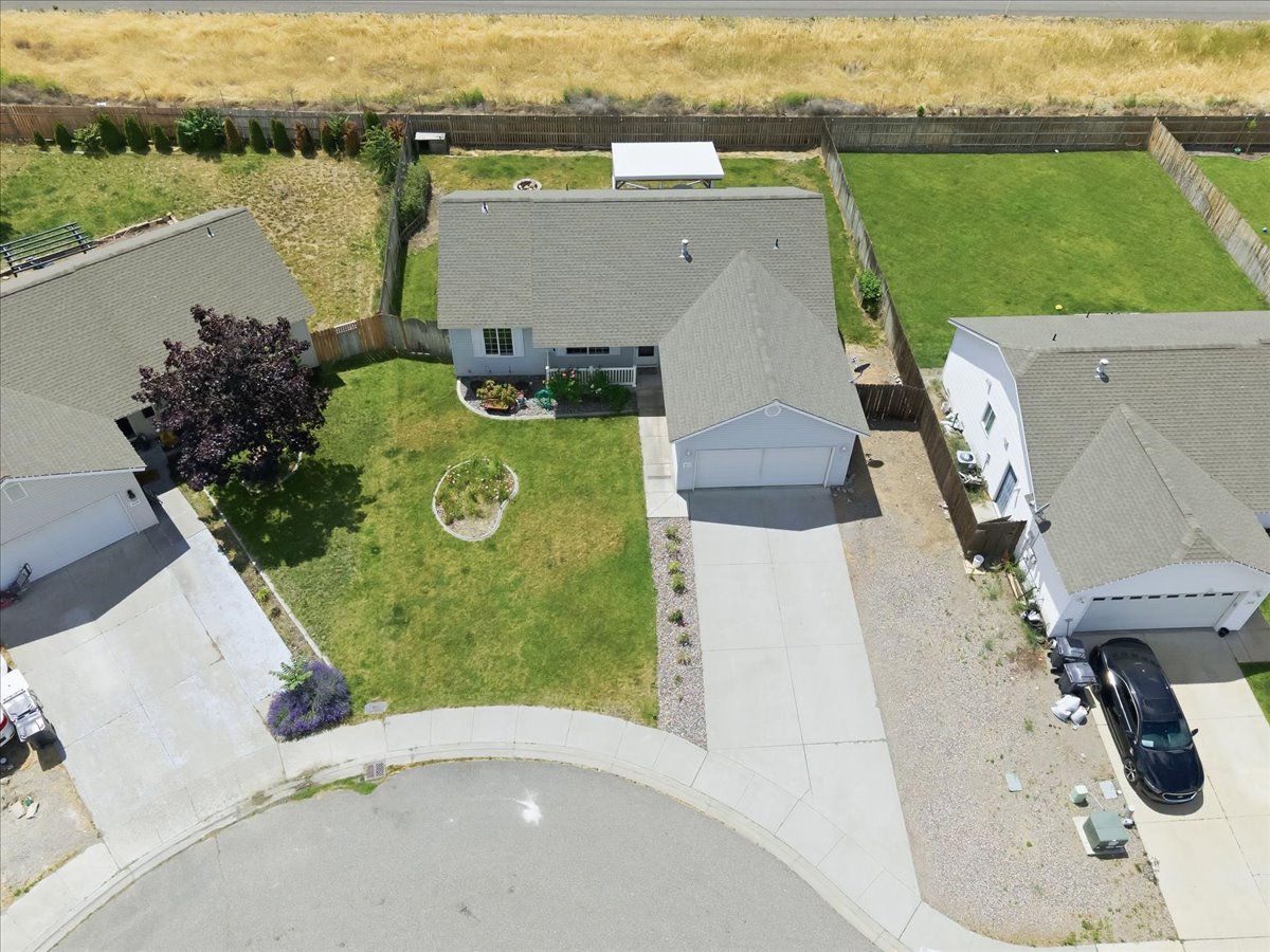 Exterior view of 8412 Holborn Ln, Pasco, WA