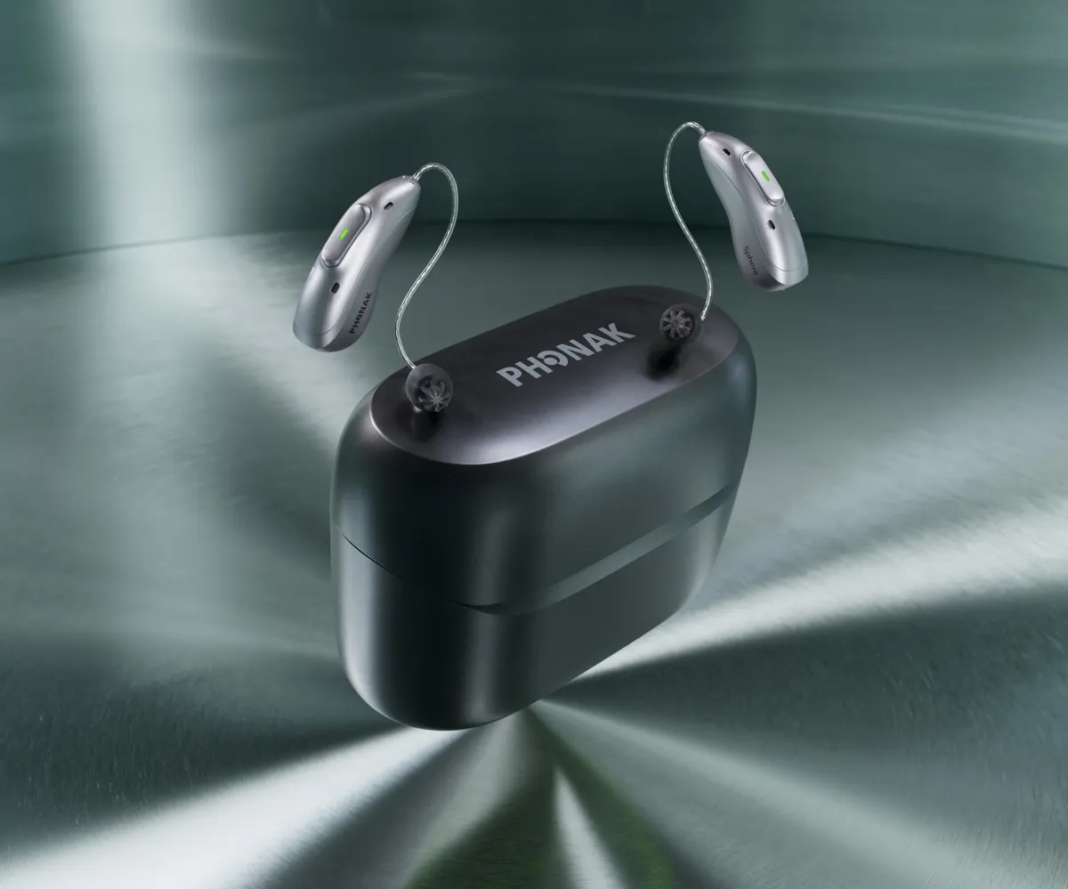Phonak Audéo E-Charger Go with hearing aids charging