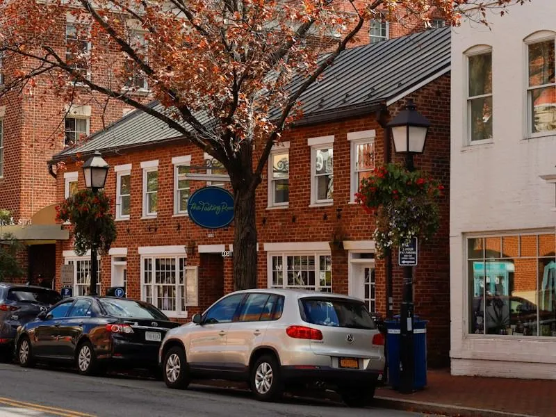 Modern townhomes in Kingstowne Alexandria